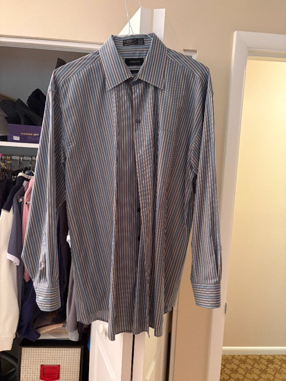 Mens Claiborne Shirt. Size 16 1/2 X 32/33